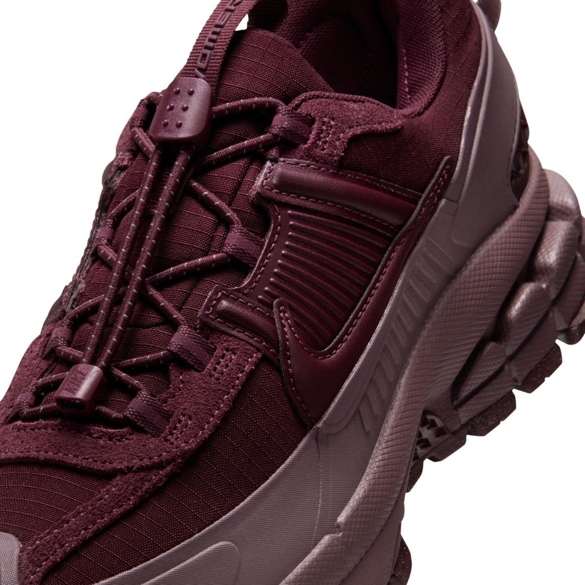 NIKE Zoom Vomero Roam ナイキ ウィメンズ ズーム ボメロ ローム HQ2181-500【レディース 撥水 クッション 耐久性 通気性 軽量性 防水 25FW】