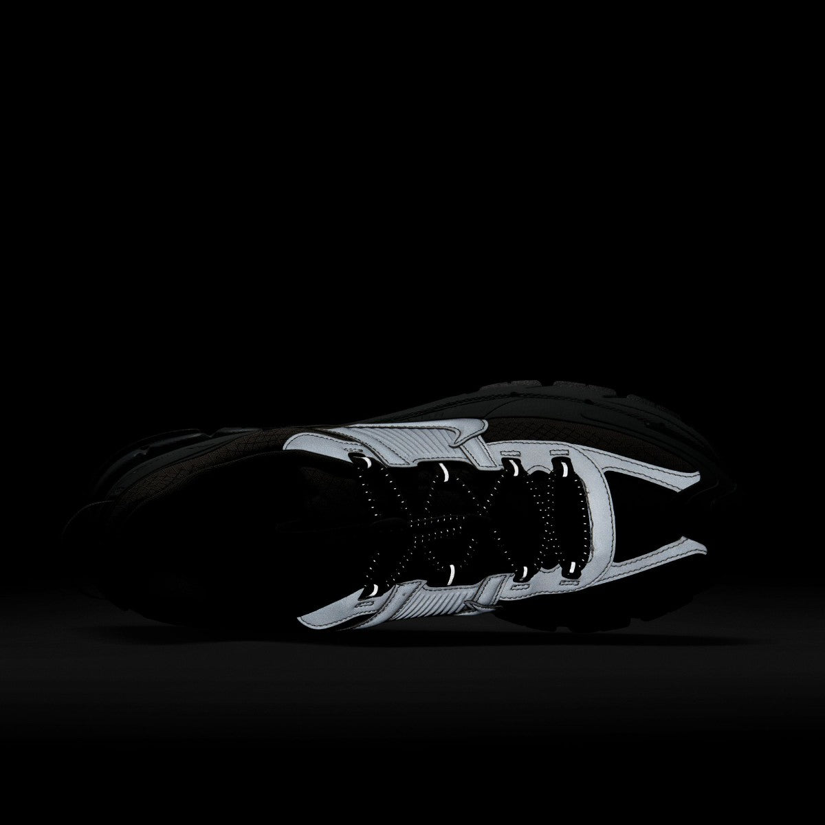 NIKE Zoom Vomero Roam HV6901-001 – Kinetics（キネティクス