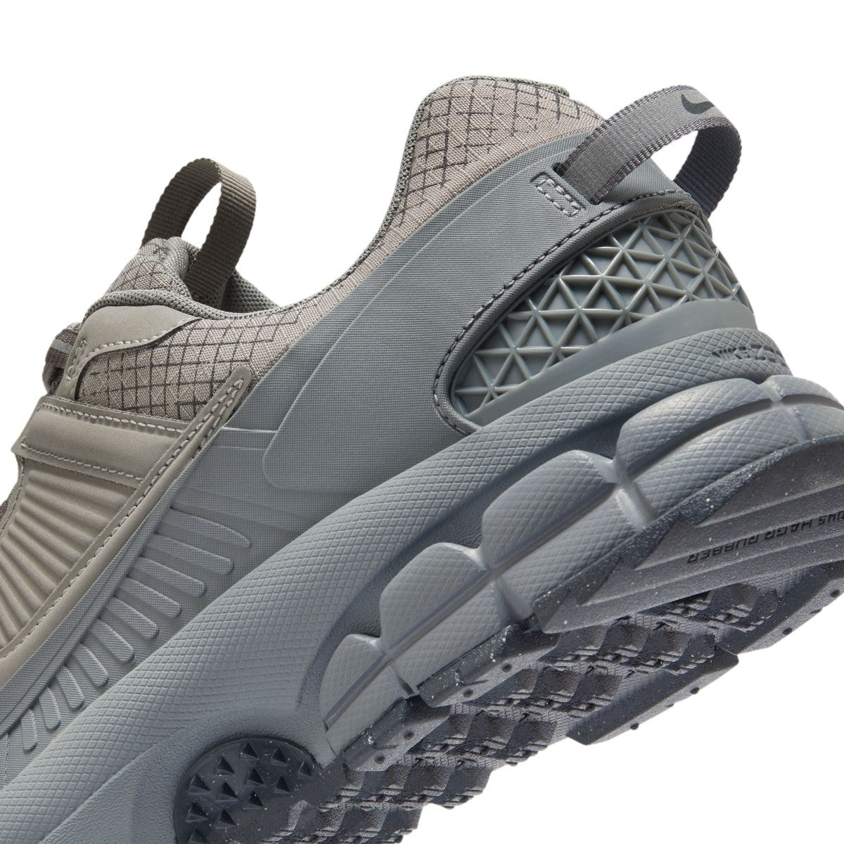 NIKE Zoom Vomero Roam ナイキ ズーム ボメロ ローム HV6901-001【メンズ 撥水 クッション 耐久性 通気性 軽量性 防水 25FW】
