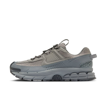 NIKE Zoom Vomero Roam ナイキ ズーム ボメロ ローム HV6901-001【メンズ 撥水 クッション 耐久性 通気性 軽量性 防水 25FW】
