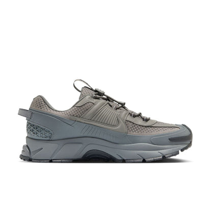 NIKE Zoom Vomero Roam ナイキ ズーム ボメロ ローム HV6901-001【メンズ 撥水 クッション 耐久性 通気性 軽量性 防水 25FW】