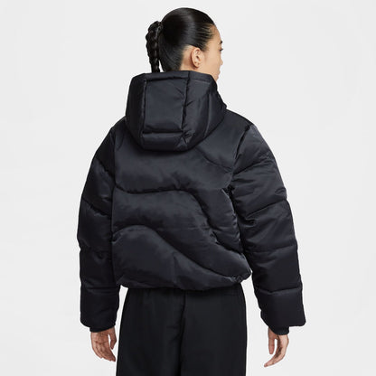 NIKE Women's Therma-FIT Oversized Down Puffer Jacket ナイキ ウィメンズ Therma-FIT オーバーサイズド ダウン パファー ジャケット IB2006【レディース ダウンジャケット 防寒 断熱性 撥水素材 25FW】