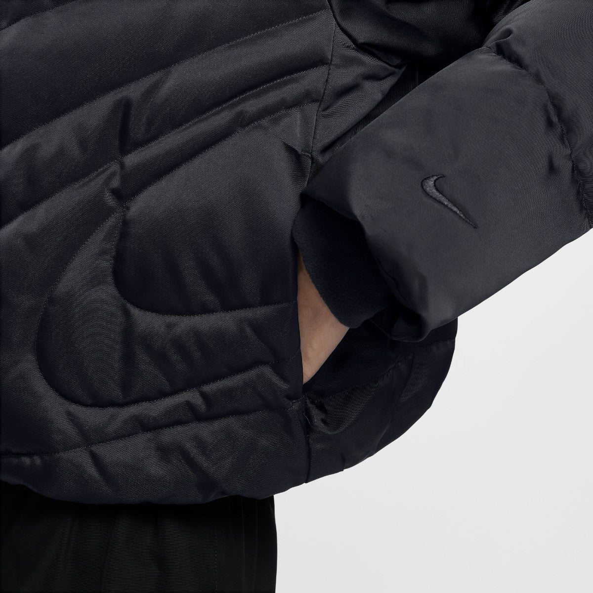 NIKE Women's Therma-FIT Oversized Down Puffer Jacket ナイキ ウィメンズ Therma-FIT オーバーサイズド ダウン パファー ジャケット IB2006【レディース ダウンジャケット 防寒 断熱性 撥水素材 25FW】