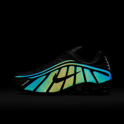 NIKE Shox R4 SE ナイキ ショックス R4 SE IM6596-001【メンズ スニーカー シューズ ランニング クッショニング リフレクティブ 25FW】