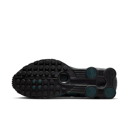 NIKE Shox R4 SE ナイキ ショックス R4 SE IM6596-001【メンズ スニーカー シューズ ランニング クッショニング リフレクティブ 25FW】