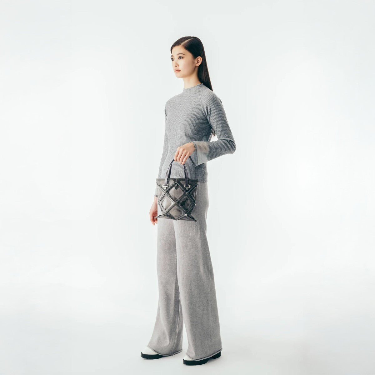 52 by HIKARUMATSUMURA FLAT TOTE MINI ゴジュウニバイヒカルマツムラ フラット トート ミニ 14BP047【レディース ミニトートバッグ ミニマル コンパクト 光沢感 25FW】