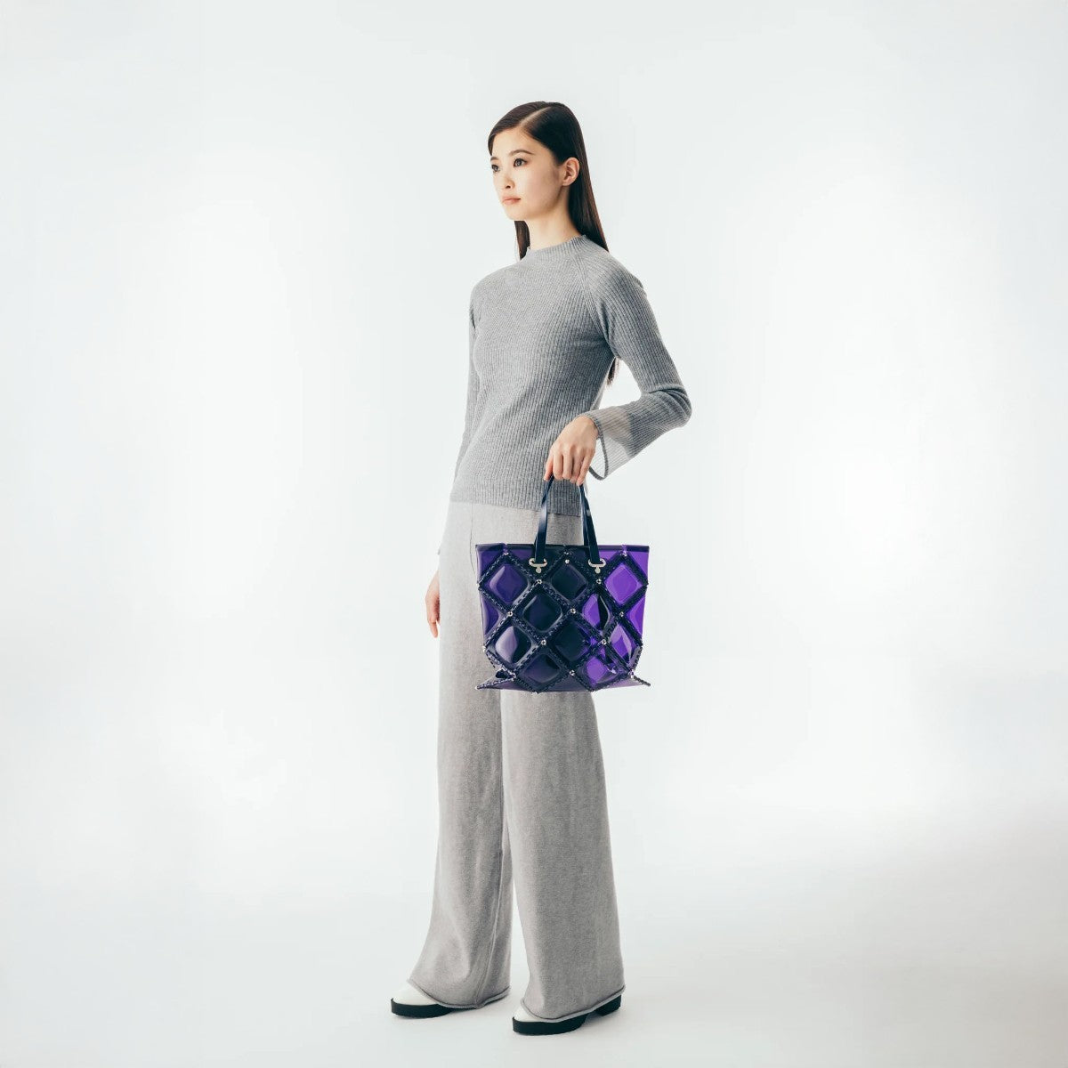 52 by HIKARUMATSUMURA FLAT TOTE ゴジュウニバイヒカルマツムラ フラット トート 14BP048【レディース トートバッグ クリアバッグ ミニマル コンパクト 光沢感 25FW】