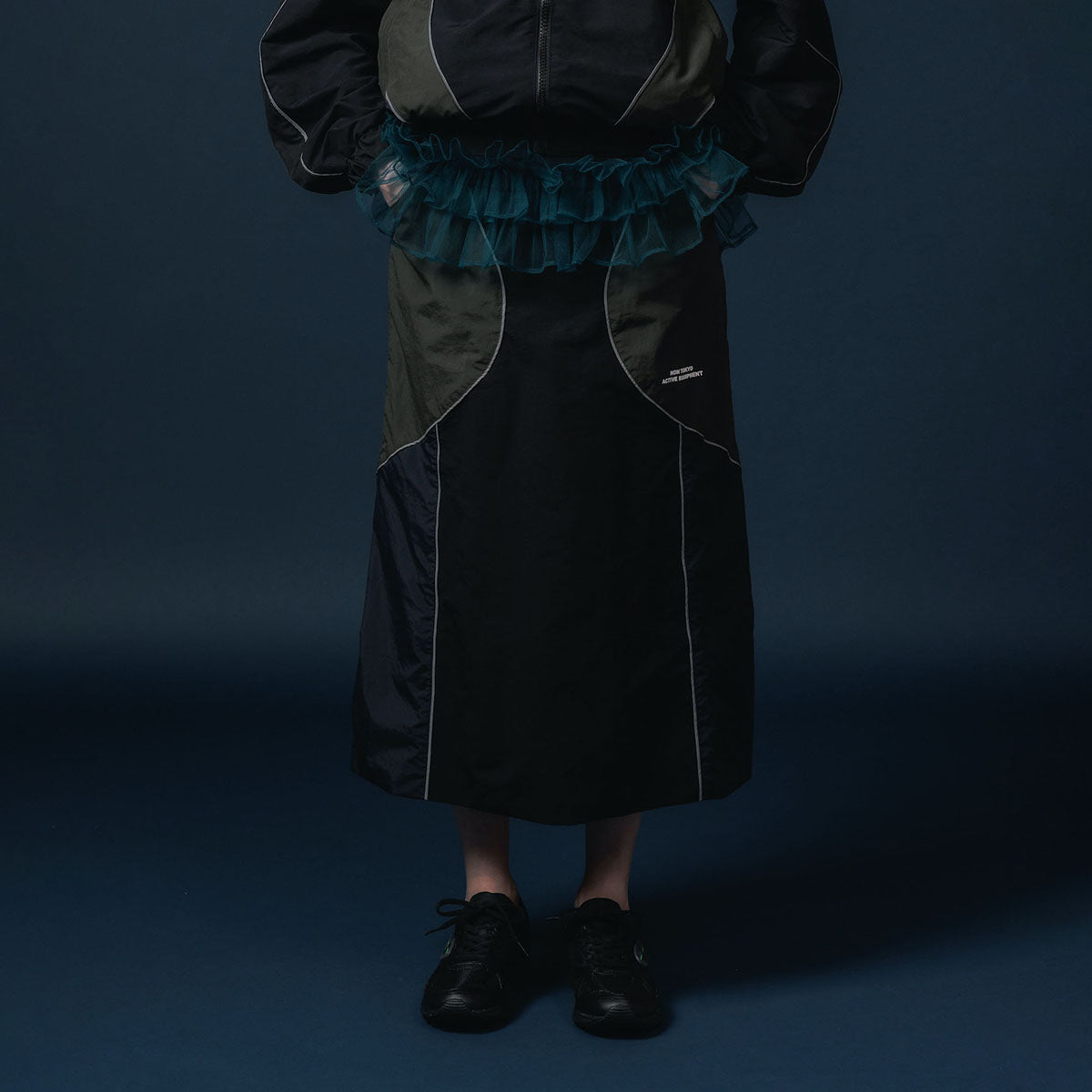 NON TOKYO SWITCHING NYLON SKIRT ノントーキョー スイッチングナイロンスカート NON-25A-0909【レディース ナイロンスカート リフレクター反射 メッシュ裏地 25FW】