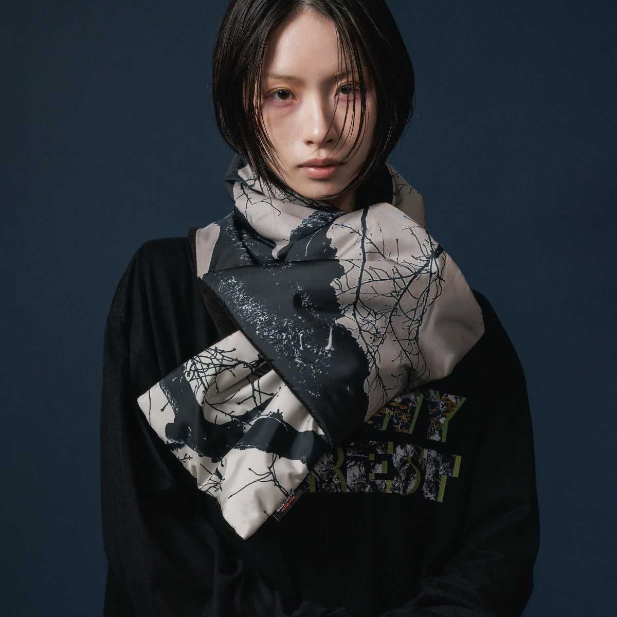 NON TOKYO PRINT PADDING MUFFLER ノントーキョー プリント中綿マフラー NON-25A-1032【レディース マフラー 中綿 シンサレート 軽量 保温性 フリース 25FW】