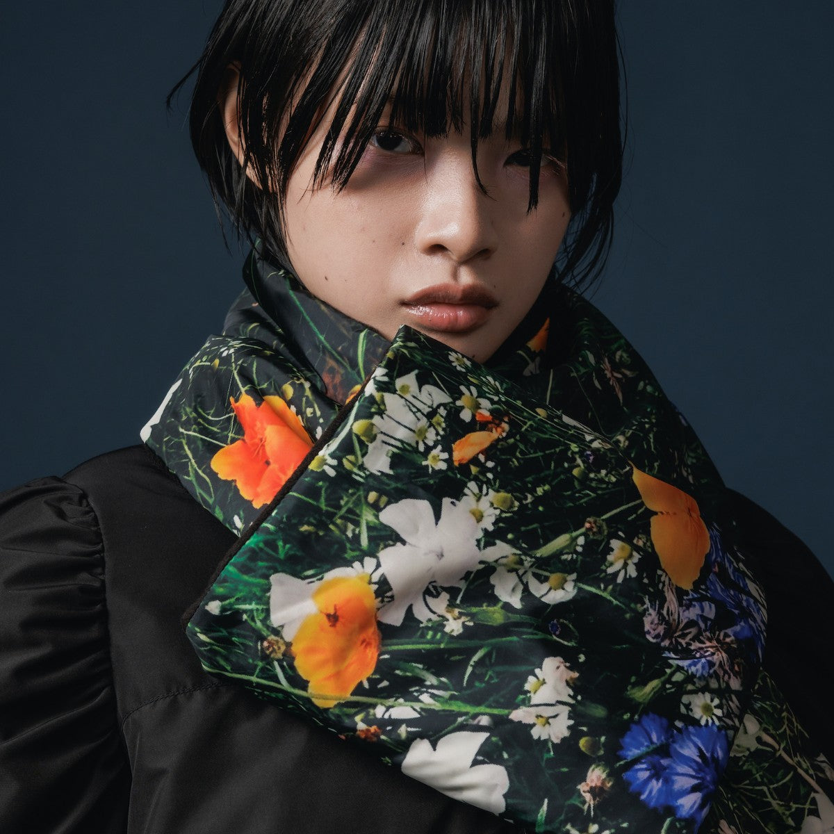 NON TOKYO PRINT PADDING MUFFLER ノントーキョー プリント中綿マフラー NON-25A-1032【レディース マフラー 中綿 シンサレート 軽量 保温性 フリース 25FW】