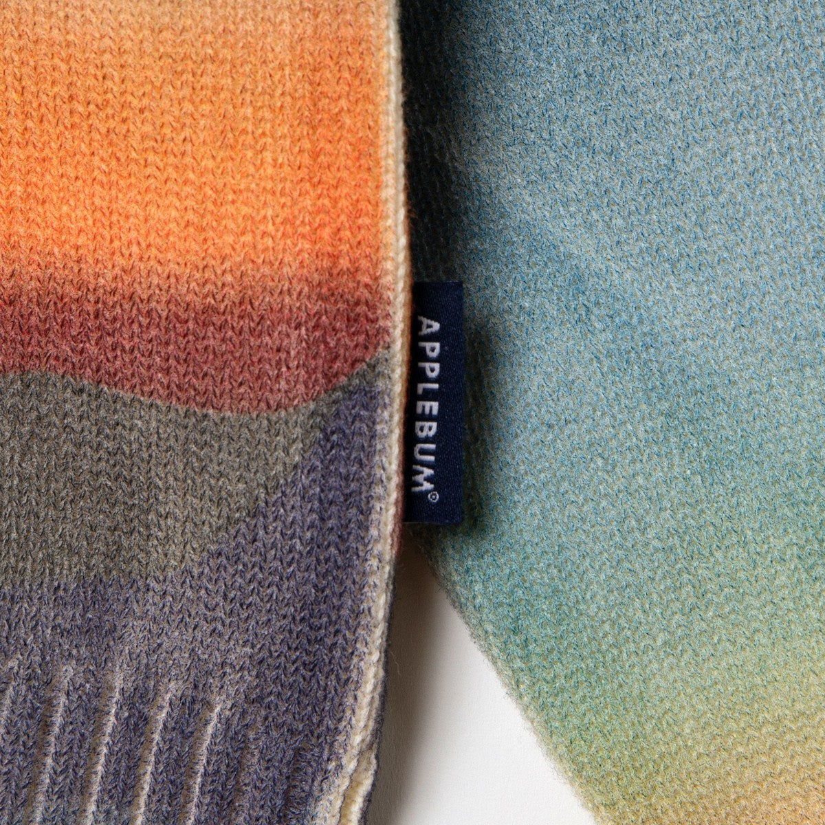 APPLEBUM “Sunshine” Knit Sweater アップルバム “サンシャイン” ニット セーター HS2510501【メンズ トップス コットンニット グラデーション プリントデザイン 25FW】