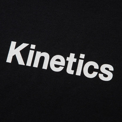 Kinetics ORIGINAL LOGO T-SHIRT キネティクス オリジナル ロゴ Tシャツ KA25T01【メンズ 半袖Tシャツ ボックスシルエット ドロップショルダー ブランドロゴ シンプル 25FW】