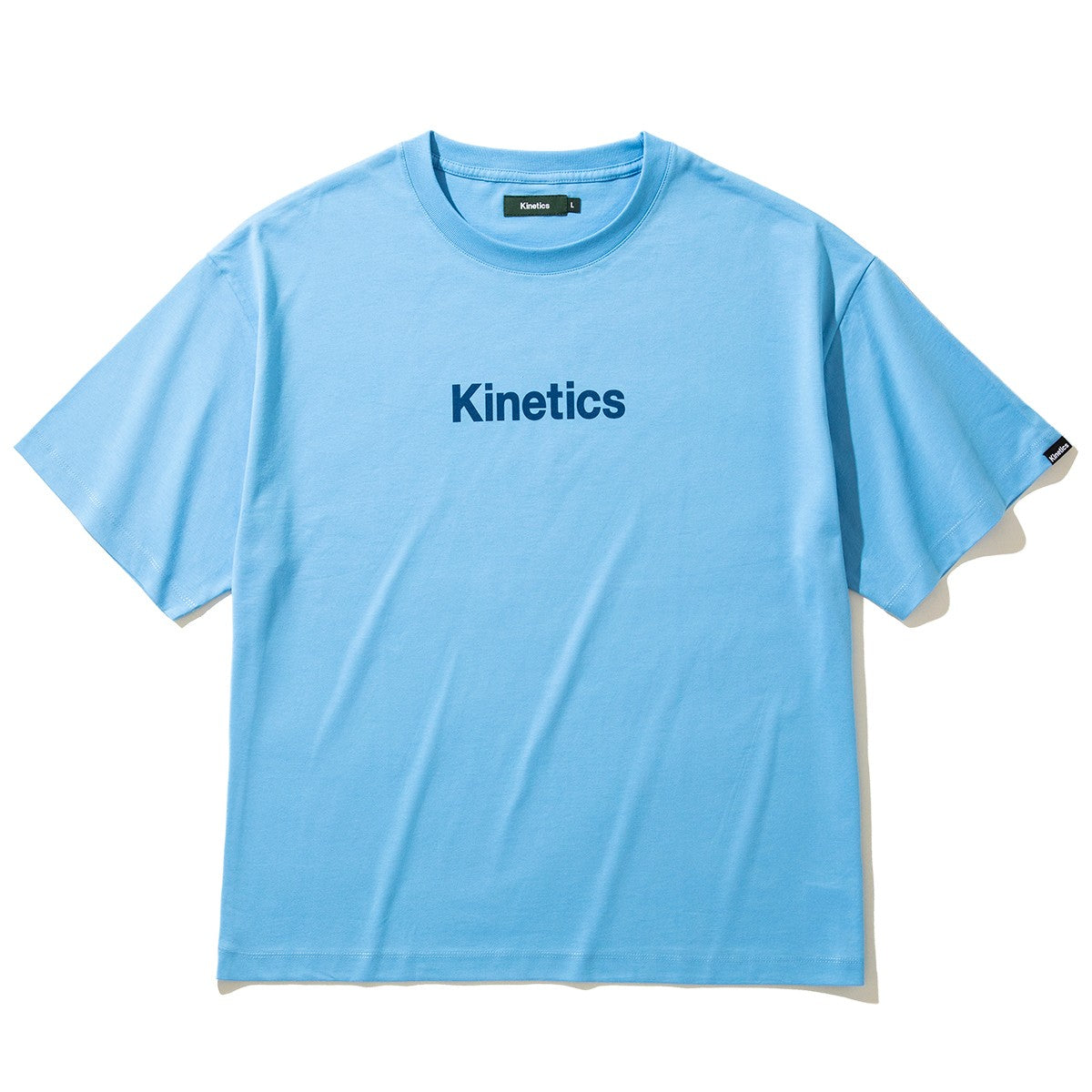 Kinetics ORIGINAL LOGO T-SHIRT キネティクス オリジナル ロゴ Tシャツ KA25T01【メンズ 半袖Tシャツ ボックスシルエット ドロップショルダー ブランドロゴ シンプル 25FW】