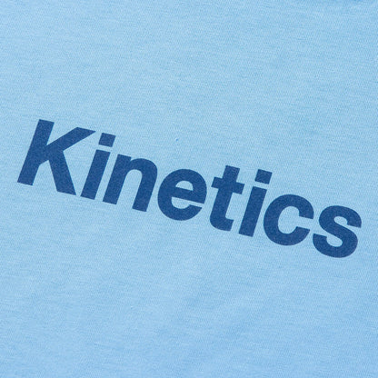 Kinetics ORIGINAL LOGO T-SHIRT キネティクス オリジナル ロゴ Tシャツ KA25T01【メンズ 半袖Tシャツ ボックスシルエット ドロップショルダー ブランドロゴ シンプル 25FW】