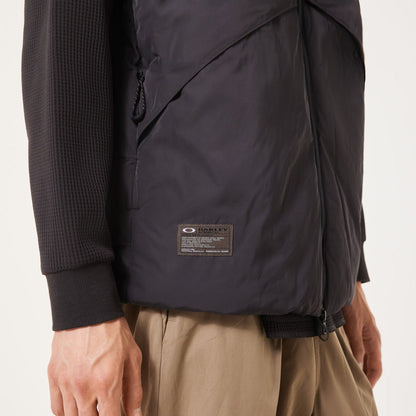 OAKLEY Fgl Red Code Vest 5.7 オークリー Fgl レッドコード ベスト 5.7 FOA408130【メンズ ベスト 撥水 保温 防風 アウトドア 軽量 25FW】