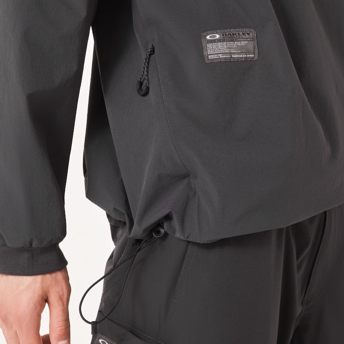 OAKLEY Fgl Fall Out Pullover 5.7 オークリー FGL フォールアウト プルオーバー 5.7 FOA408215【メンズ トップス クルーネック アウトドア 撥水 防風 ストレッチ 機能性 25FW】