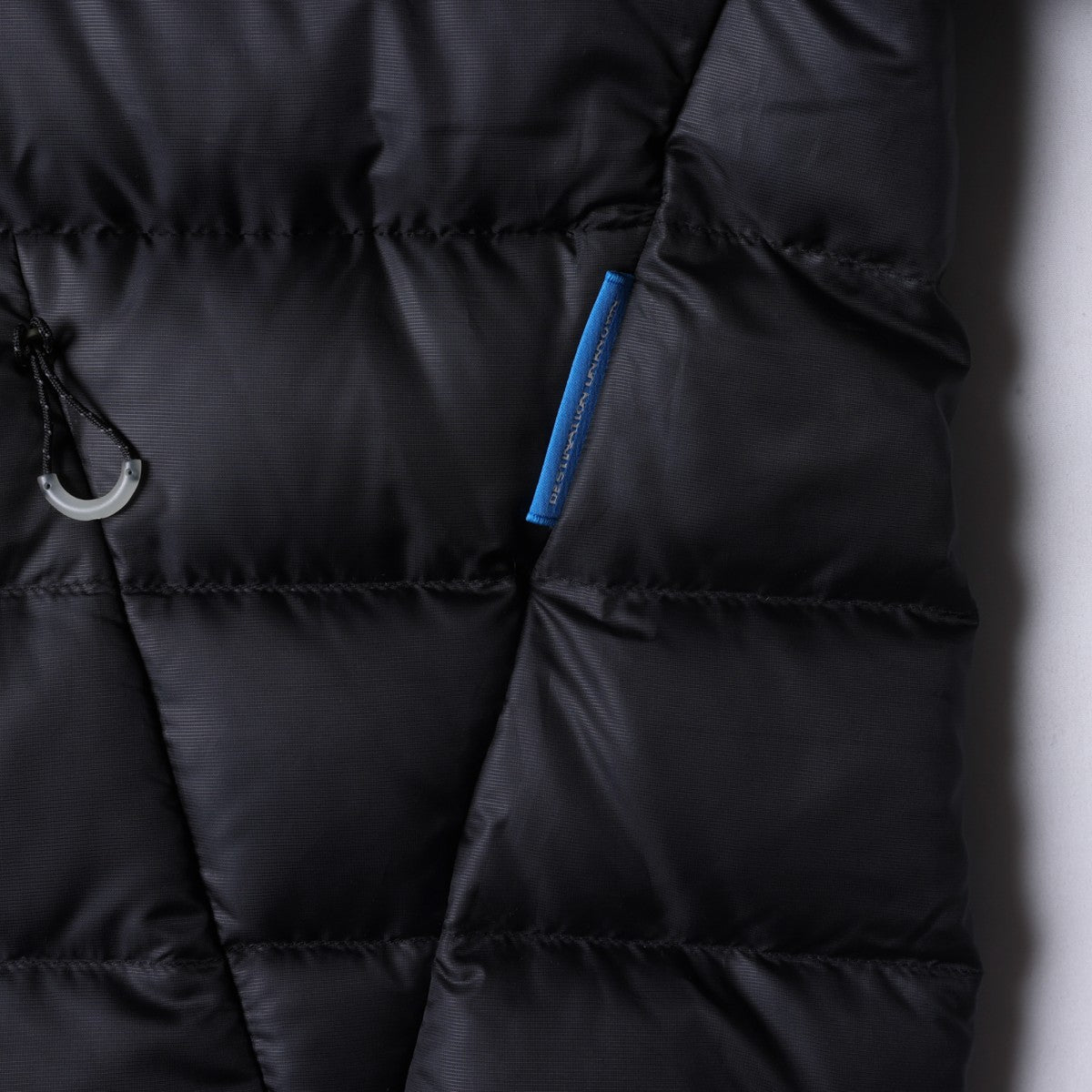 Liberaiders DOWN HALF ZIP HOODIE リベレイダース ダウン ハーフジップ フーディ 77009【メンズ ダウン フーディ 撥水 軽量 防寒性 リップストップ 静電気防止 25FW】