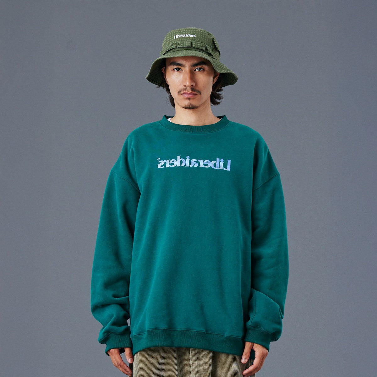 Liberaiders EMBROIDERY CREWNECK リベレイダース エンブロイダリー クルーネック 77317【メンズ スウェット クルーネック プルオーバー 裏起毛 トレーナー 刺繍ロゴ 25FW】