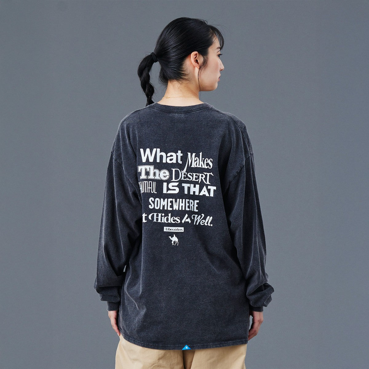 Liberaiders MULTI FONT L/S TEE リベレイダース マルチ フォント ロングスリーブ ティー 77505【メンズ 長袖Tシャツ 起毛 天竺 ヴィンテージ風 バックプリント 25FW】