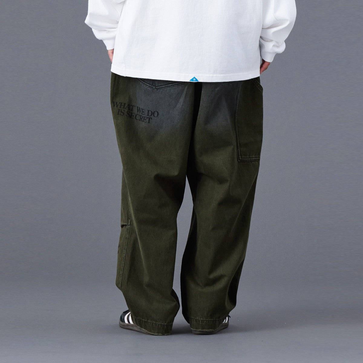 Liberaiders HANDWRITING PRINT CHINO SARROUEL PANTS リベレイダース ハンドライティング プリント チノ サルエルパンツ 77702【メンズ サルエル チノ パンツ ペインター ヴィンテージ 加工 25FW】