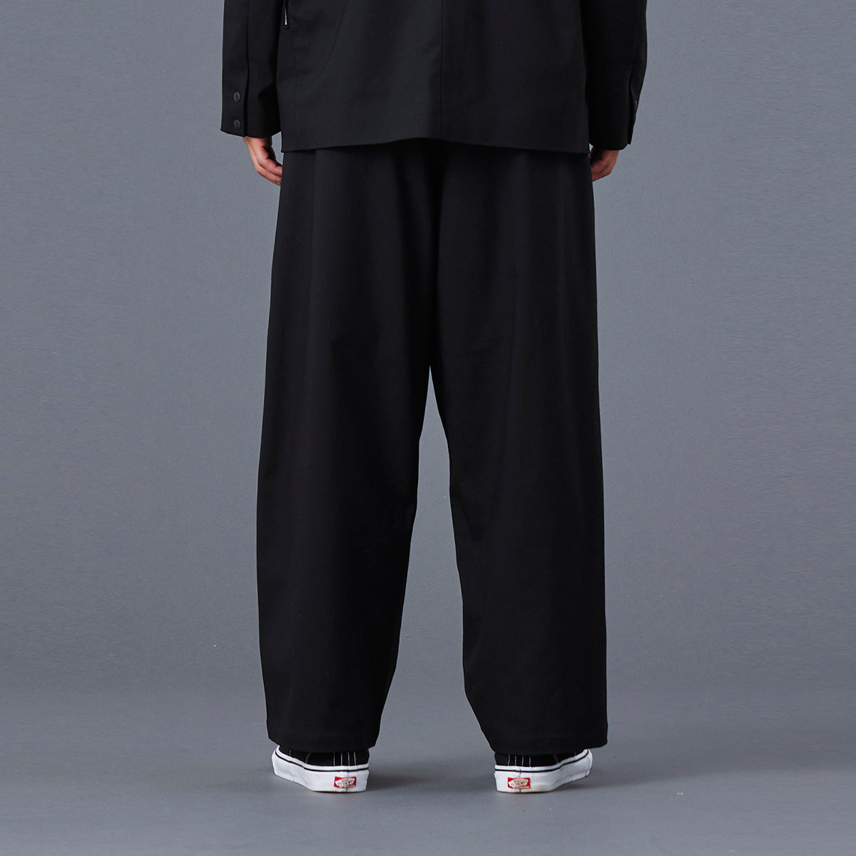 Liberaiders T/R TAPERED SLACKS リベレイダース T/R テーパード スラックス 77713【メンズ スラックス テーパードパンツ ワンタック カジュアル 25FW】