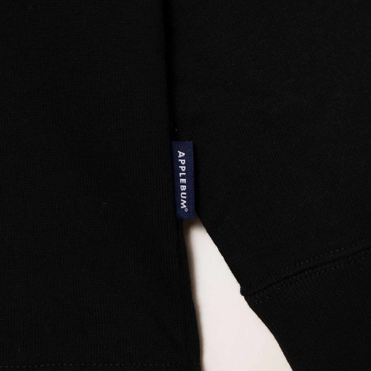 APPLEBUM “ERIC COLEMAN” L/S T-SHIRT-MV1 アップルバム “エリック・コールマン” ロングスリーブ Tシャツ-MV1 EC2511105【メンズ 長袖Tシャツ カットソー グラフィックプリント ヘビーウェイト コラボレーション 25FW】