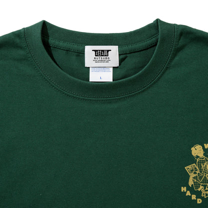 坩堝 WORKHARD/必殺仕事人 S/S T-SHIRTS (RUTSUBO×YU SUDA） RUTSUBO WORKHARD/必殺仕事人 ショートスリーブ Tシャツ R25FA-SUDA-TS3【メンズ Tシャツ グラフィック メッセージ バックプリント アーティスト コラボ 25FW】