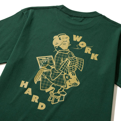 坩堝 WORKHARD/必殺仕事人 S/S T-SHIRTS (RUTSUBO×YU SUDA） RUTSUBO WORKHARD/必殺仕事人 ショートスリーブ Tシャツ R25FA-SUDA-TS3【メンズ Tシャツ グラフィック メッセージ バックプリント アーティスト コラボ 25FW】