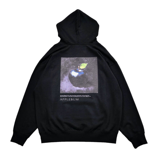 APPLEBUM “Black Apple” Sweat Parka アップルバム “ブラックアップル” スウェット パーカ 2520404【メンズ スウェット パーカ グラフィック バックプリント アート 25FW】