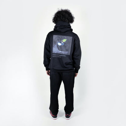 APPLEBUM “Black Apple” Sweat Parka アップルバム “ブラックアップル” スウェット パーカ 2520404【メンズ スウェット パーカ グラフィック バックプリント アート 25FW】