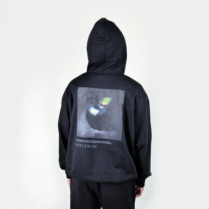 APPLEBUM “Black Apple” Sweat Parka アップルバム “ブラックアップル” スウェット パーカ 2520404【メンズ スウェット パーカ グラフィック バックプリント アート 25FW】
