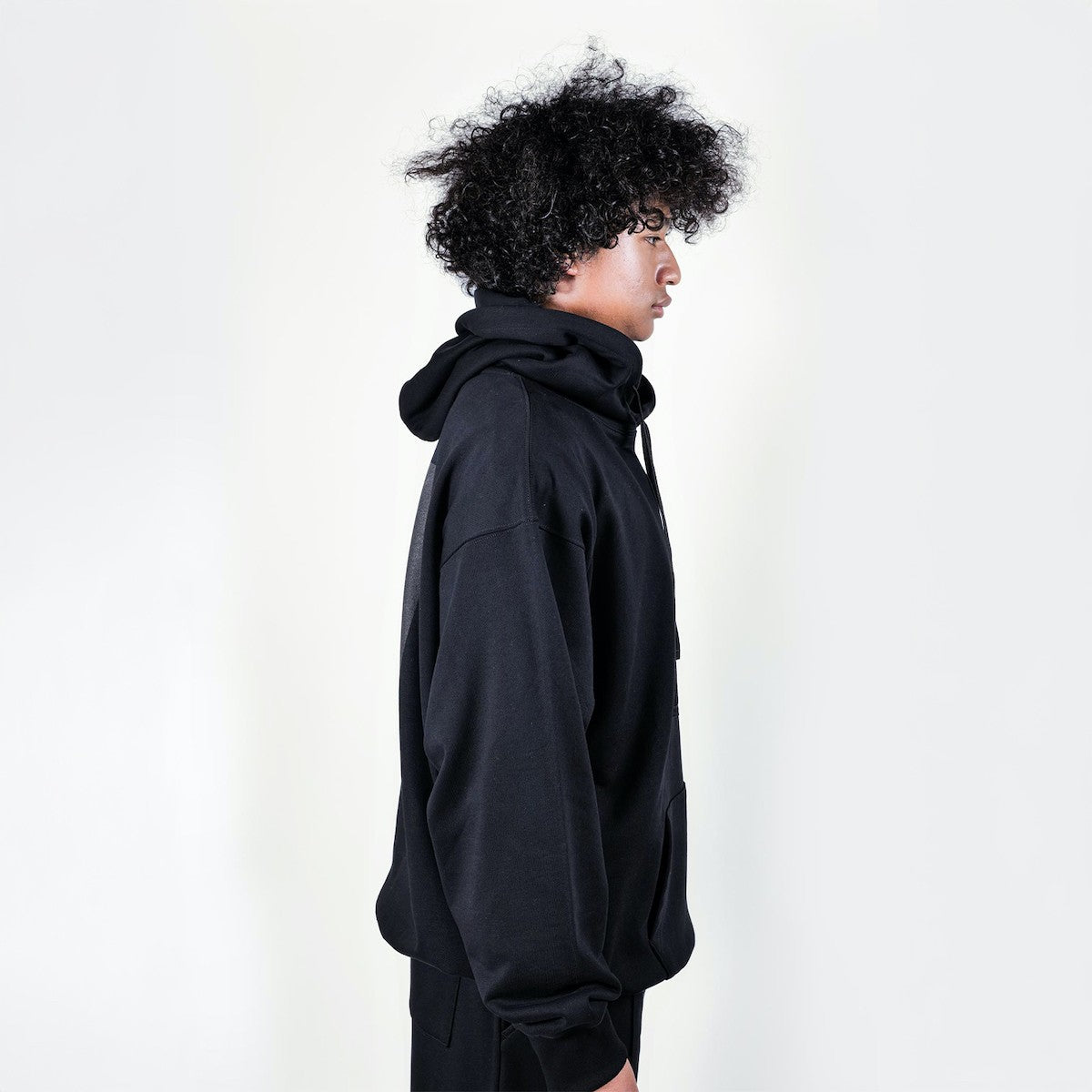 APPLEBUM “Black Apple” Sweat Parka アップルバム “ブラックアップル” スウェット パーカ 2520404【メンズ スウェット パーカ グラフィック バックプリント アート 25FW】