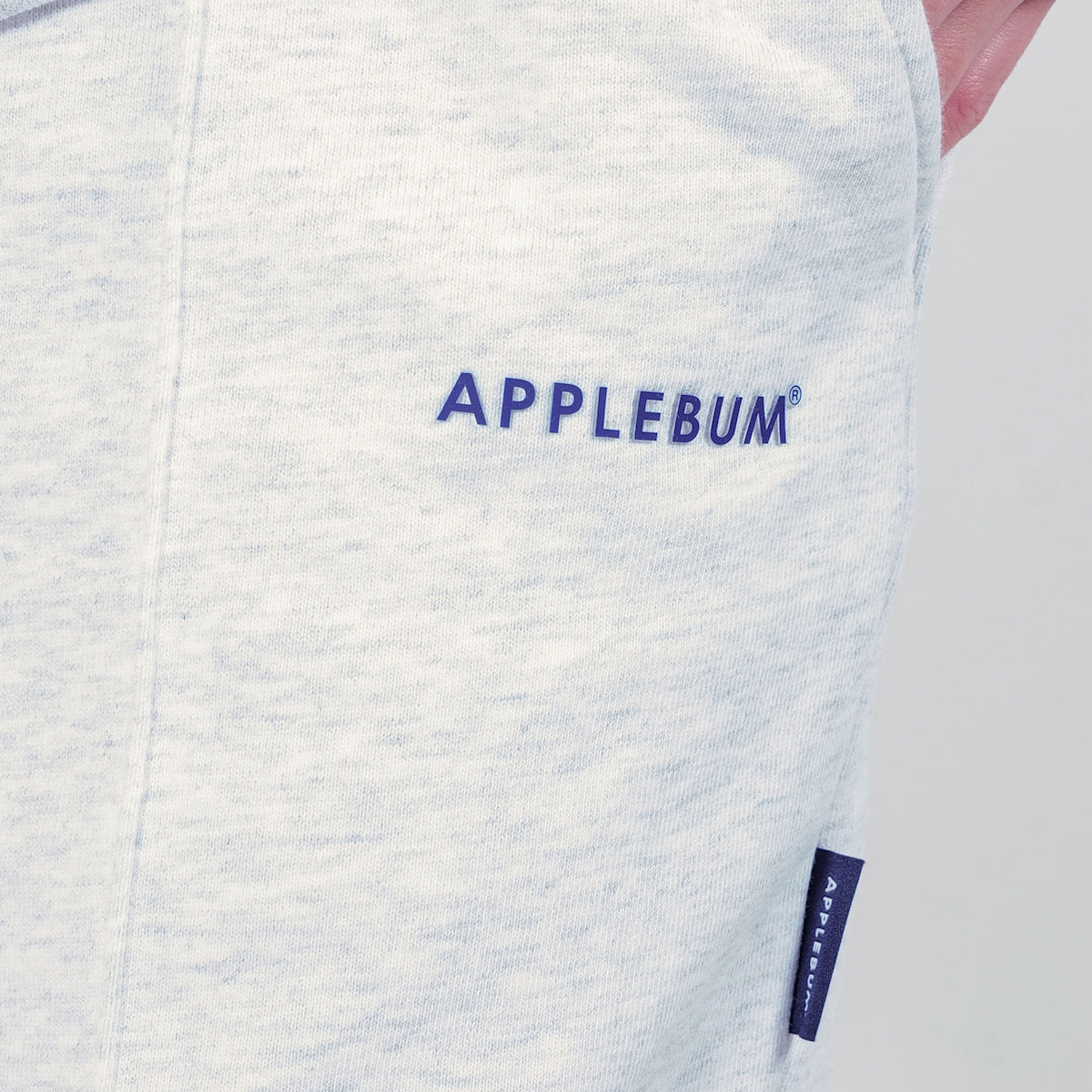 APPLEBUM Logo Sweat Pants アップルバム ロゴ スウェットパンツ 2520807【メンズ スウェットパンツ ピンタック センタープレス セットアップ可 25FW】