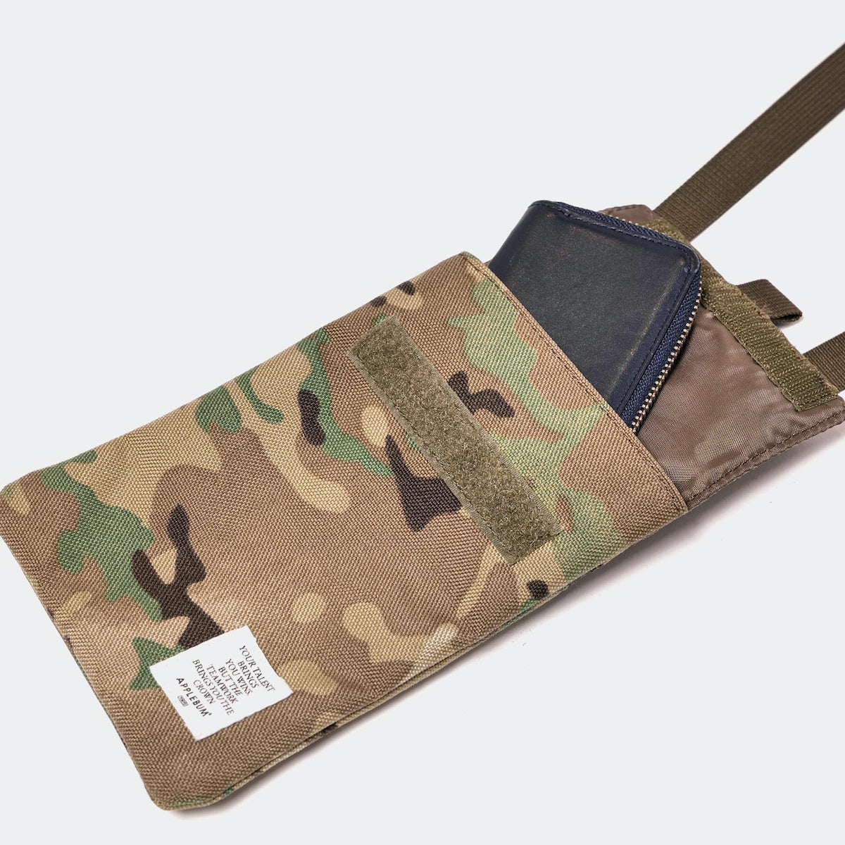 APPLEBUM Camo Neck Pouch アップルバム カモ ネックポーチ 2521010【メンズ ネックポーチ ナイロン素材 耐久性 小物収納 ユニセックス 25FW】