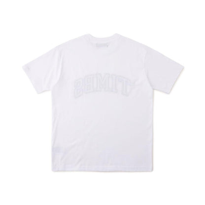 Timberland [TOKYO DESIGN COLLECTIVE] TIMBS SS TEE ティンバーランド [トウキョウ デザイン コレクティブ]  TIMBS ショートスリーブ ティー A2NWT【メンズ 半袖Tシャツ コットン 快適 前面ロゴ シンプル 25FW】