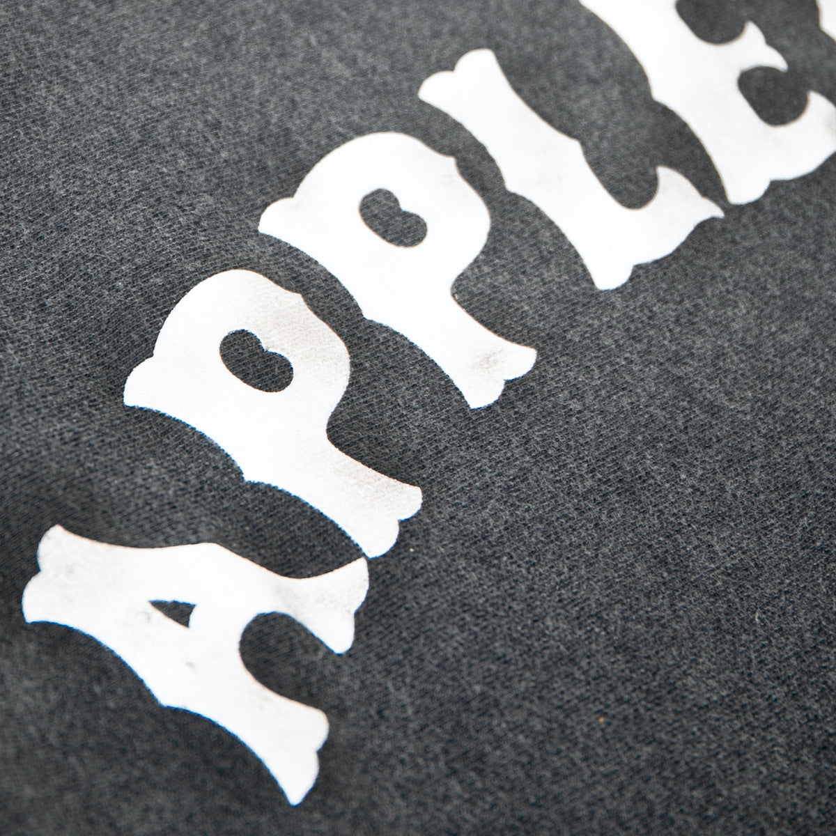 APPLEBUM “Old Baseball” Crew Sweat アップルバム “オールド ベースボール” クルースウェット 2520409【メンズ スウェット アーチロゴ ヴィンテージテイスト 裏パイル ワイドシルエット 25FW】