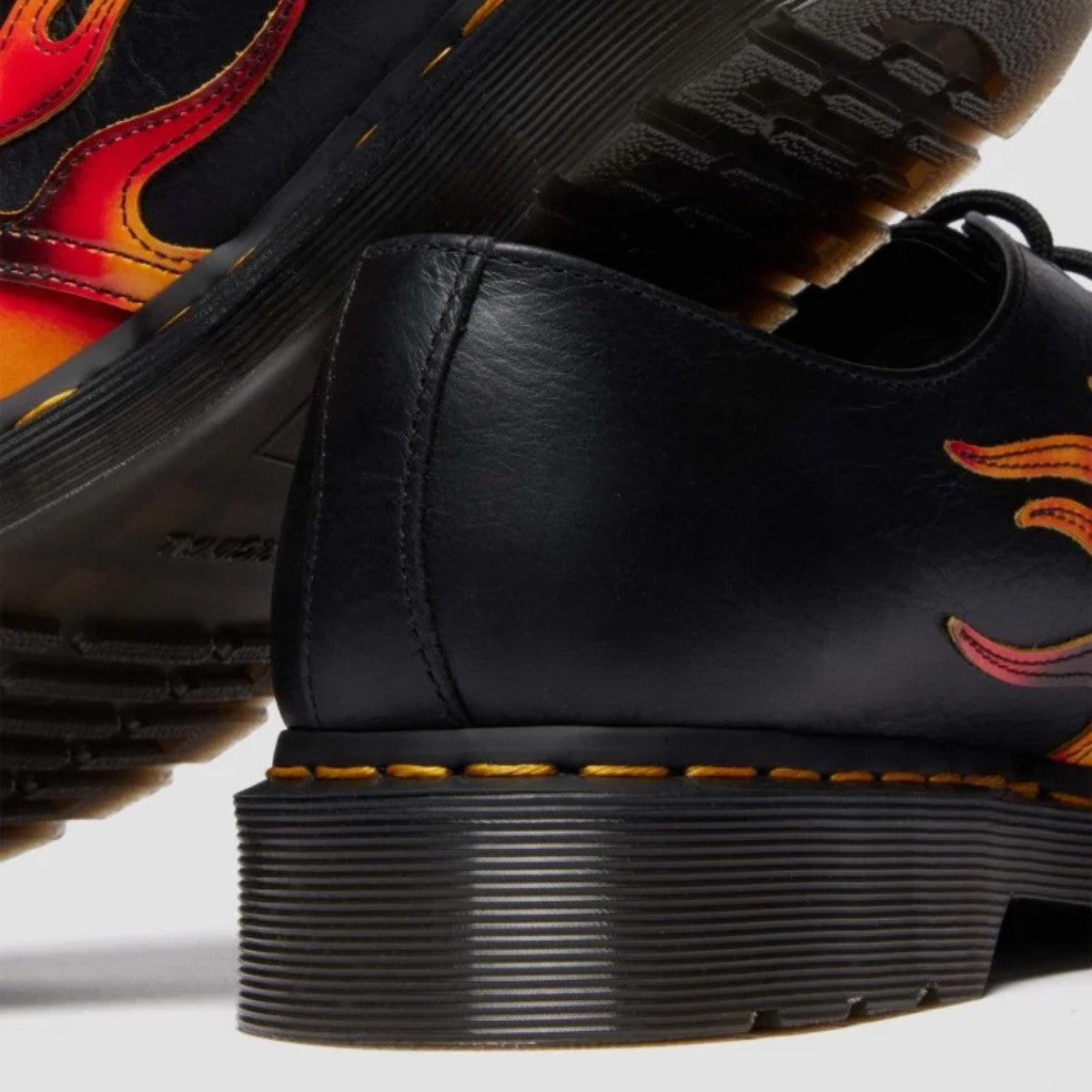 Dr. MARTENS 1461 FLAME 3 HOLE SHOE ドクターマーチン 1461 FLAME 3 ホール シューズ DM-41604001-BKRD【メンズ シューズ 3ホール フレーム アップリケ レザー 25FW】