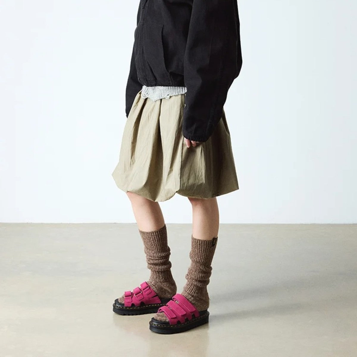 Dr. MARTENS RAINE SLIDE SANDAL ドクターマーチン RAINE スライド サンダル DM-41863650-FPK【レディース サンダル スライド ストラップ 軽量 快適 25FW】