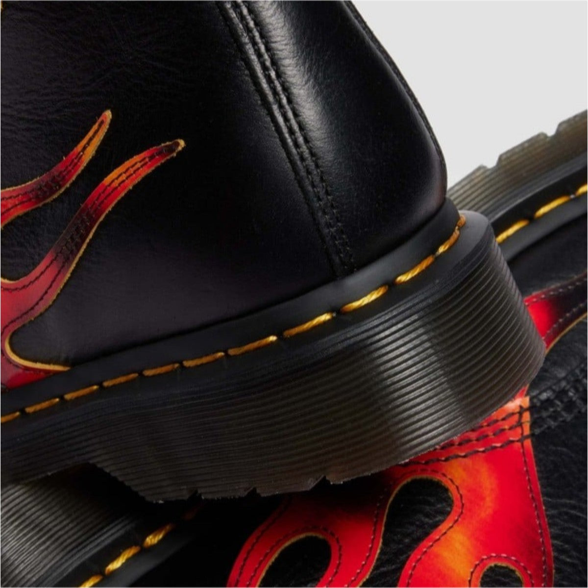 Dr. MARTENS 1460 PASCAL FLAME 8 HOLE BOOT ドクターマーチン 1460 PASCAL FLAME 8 ホール ブーツ DM41517001-BKRED【メンズ 8ホール ブーツ フレーム レザー DMSソール 25FW】