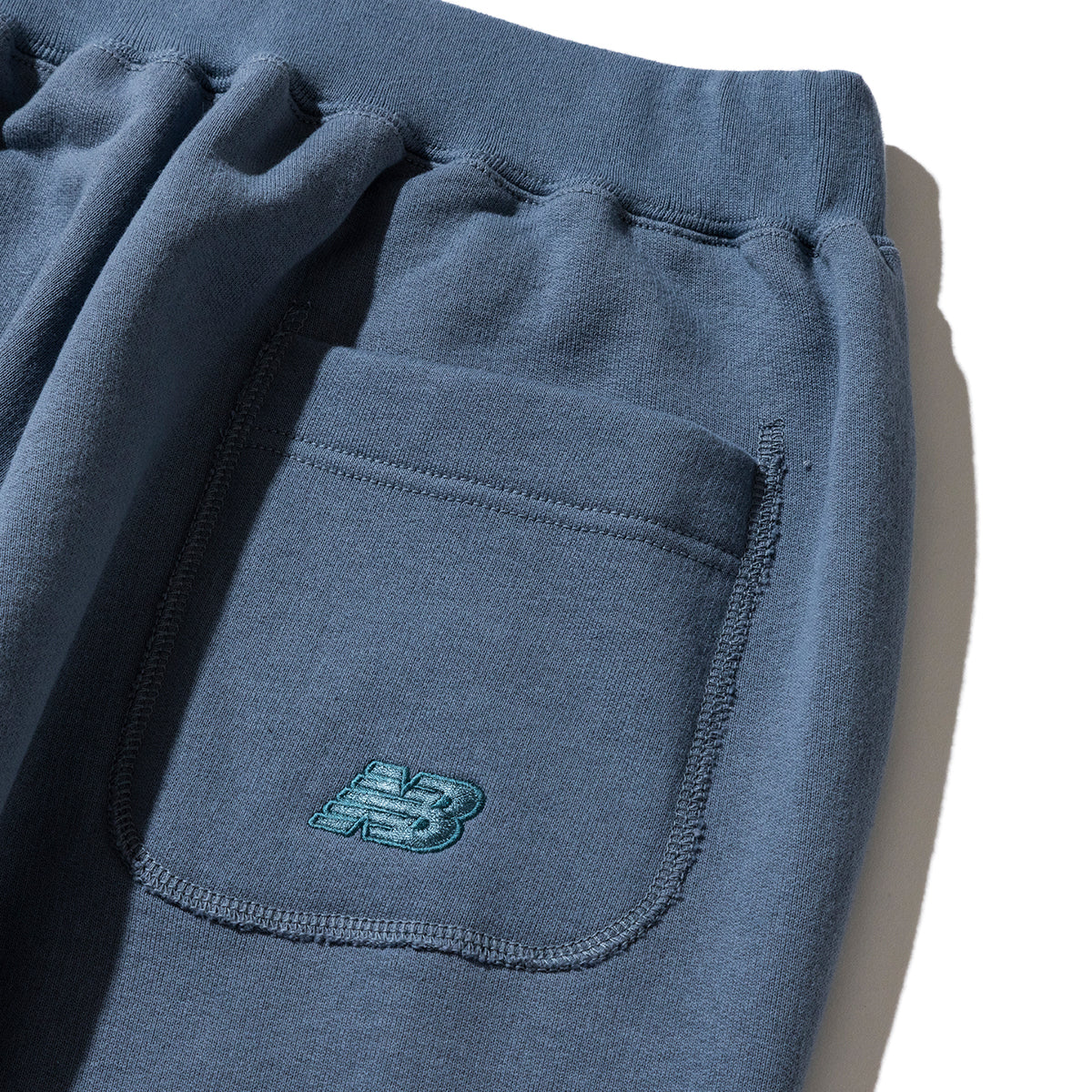 New Balance 1000 SERIES for Kinetics CLASSIC FRENCH TERRY PANTS ニューバランス 1000 シリーズ for キネティクス クラシック フレンチテリー パンツ AMP55747【メンズ パンツ ヘビーウェイト 裏毛 スウェット 販路限定 25FW】