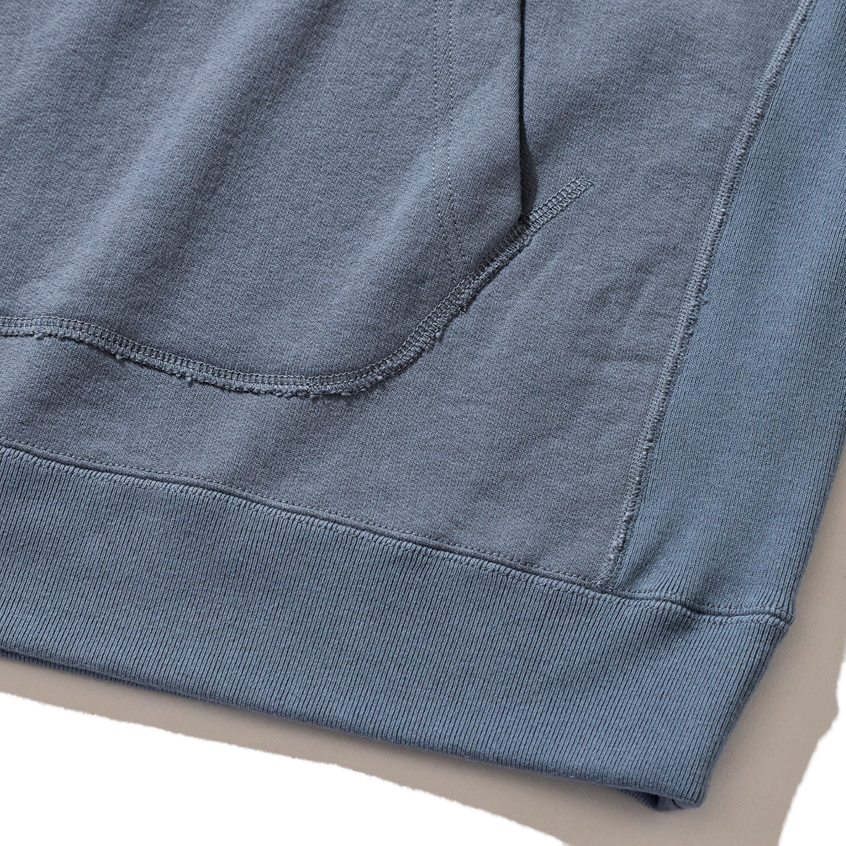 New Balance 1000 SERIES for Kinetics CLASSIC FRENCH TERRY HOODIE ニューバランス 1000 シリーズ for キネティクス クラシック フレンチテリー フーディー AMT55746【メンズ パーカー ヘビーウェイト 裏毛 スウェット 販路限定 25FW】