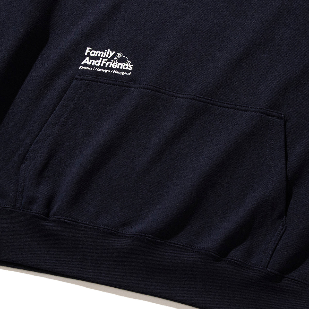 NAVIETOKYO Kinetics x NAVIETOKYO x MANY GOOD F&F Hoodie ネイビートーキョー ファミリー&フレンズ フーディ NVTK-MNGD-04【メンズ パーカー プルオーバー ロゴ グラフィック コラボ 25FW】