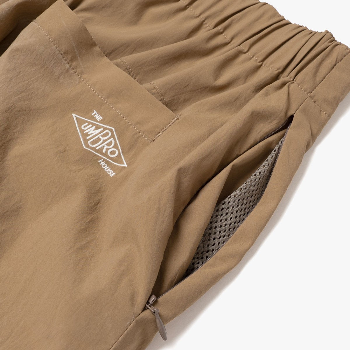 UMBRO HOUSE Track Pants アンブロハウス トラック パンツ UMHO2502-PT02【メンズ パンツ トラック ワイド テーパード ドローコード カジュアル 25FW】