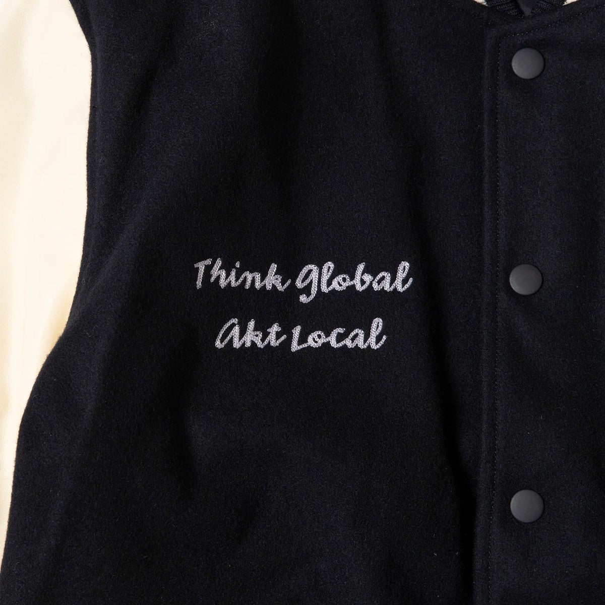 AKTR NBAxAKTR VARSITY JACKET アクター NBAxAKTR バーシティジャケット 225-055010【メンズ スタジャン ジャケット 牛革 メルトン 裏地 刺繍 25FW】