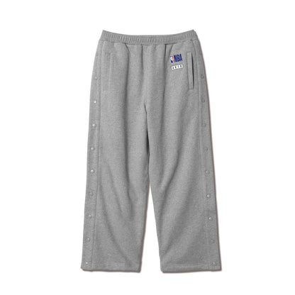 AKTR NBAxAKTR SIDE SNAP SWEAT PANTS アクター NBAxAKTR サイドスナップ スウェット パンツ 225-059020【メンズ スウェットパンツ スナップボタン トレーニング 裏起毛 シルエット 25FW】