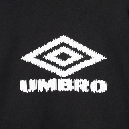 UMBRO HOUSE Hoodie [Kosuke Kawamura×Umbro] アンブロハウス フーディ [河村康輔×アンブロ] UM2502KK-CS02【メンズ パーカー 綿100% コラボ 裏毛素材 25FW】