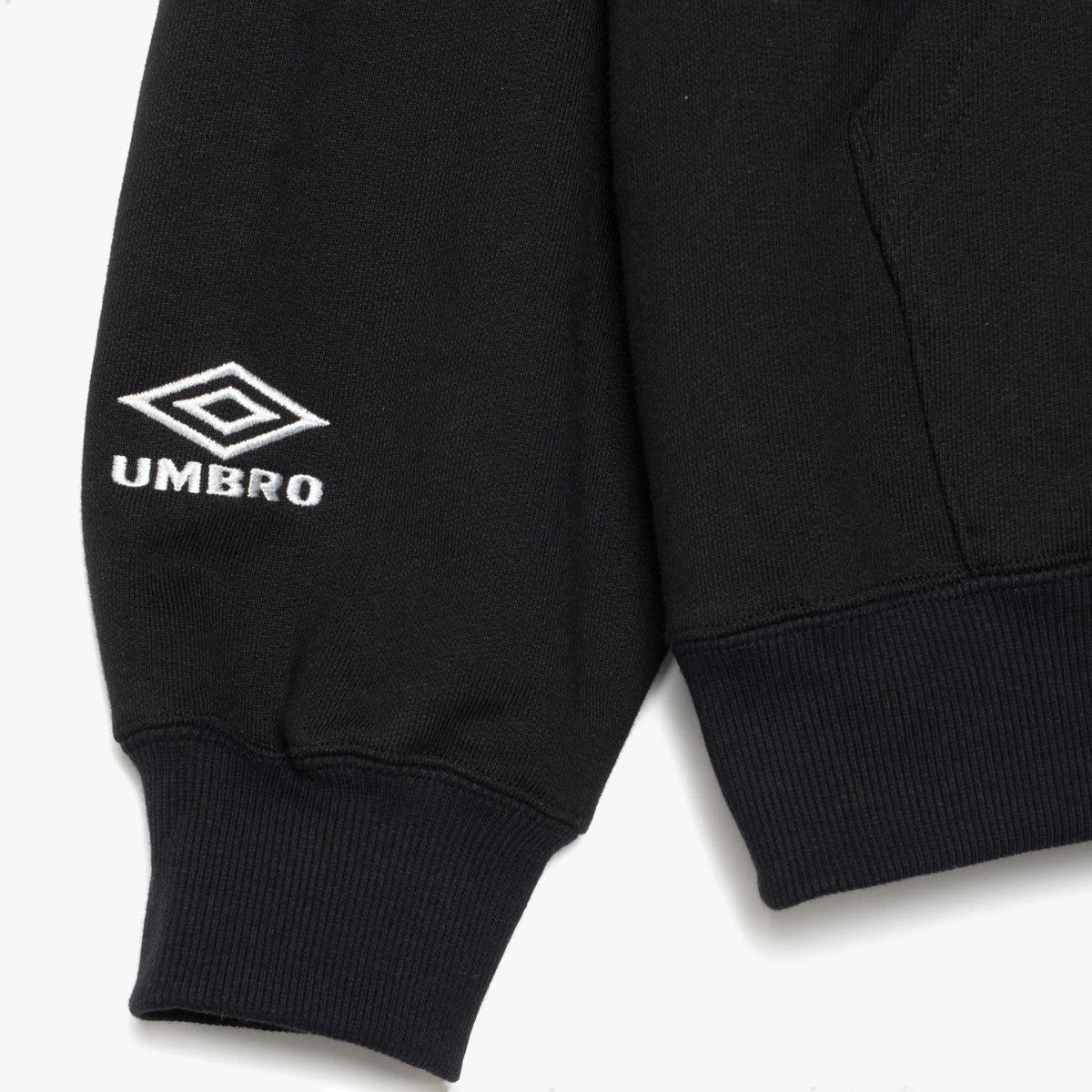 UMBRO HOUSE Hoodie [Kosuke Kawamura×Umbro] アンブロハウス フーディ [河村康輔×アンブロ] UM2502KK-CS02【メンズ パーカー 綿100% コラボ 裏毛素材 25FW】
