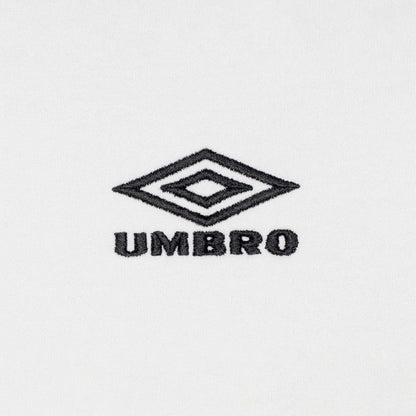 UMBRO HOUSE Graphic T-Shirt [Kosuke Kawamura×Umbro] アンブロハウス グラフィックTシャツ [河村康輔×アンブロ] UM2502KK-CS03【メンズ Tシャツ 半袖 綿100% コラボ 天竺生地 25FW】