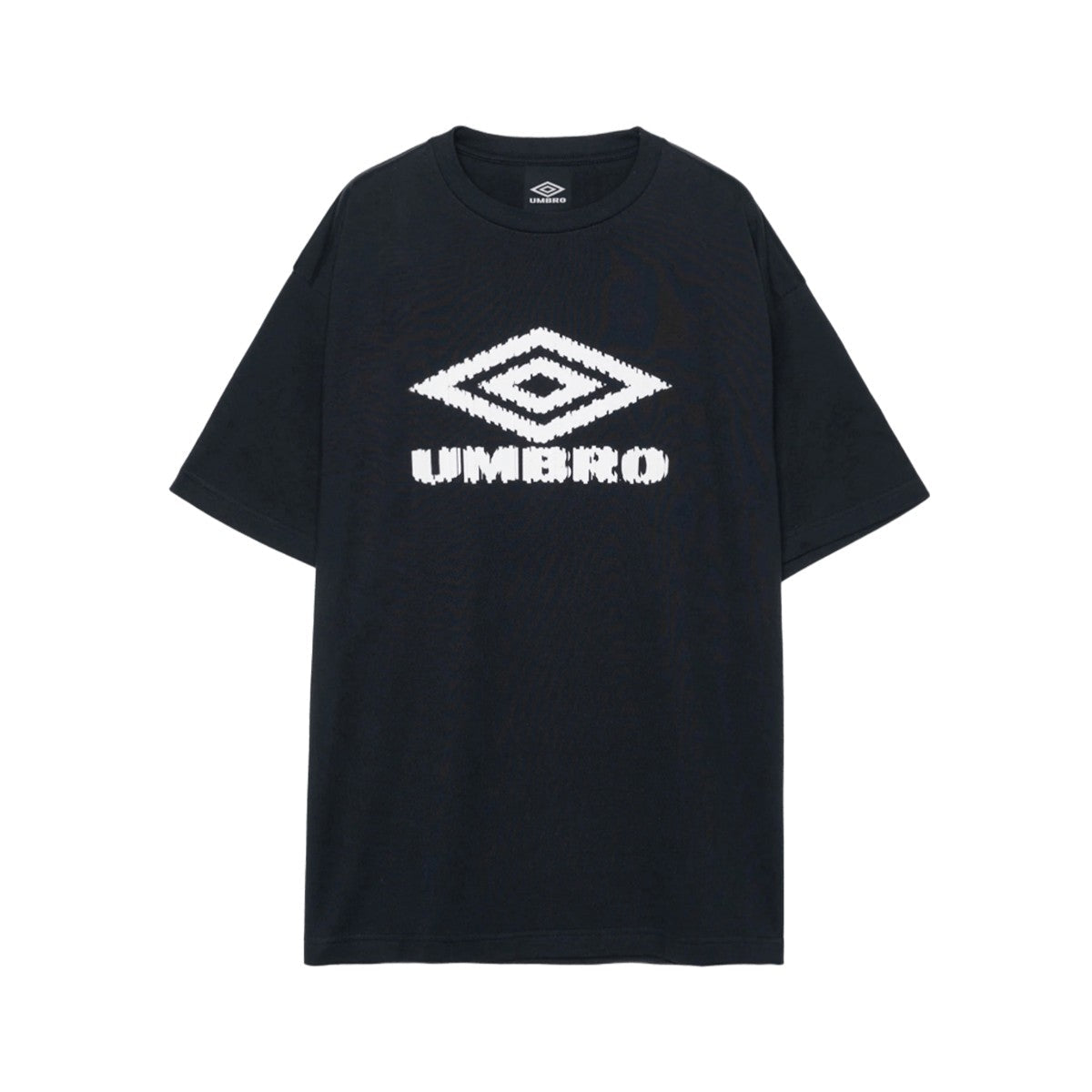 UMBRO HOUSE Graphic T-Shirt [Kosuke Kawamura×Umbro] アンブロハウス グラフィックTシャツ [河村康輔×アンブロ] UM2502KK-CS04【メンズ Tシャツ 半袖 綿100% コラボ 天竺生地 25FW】