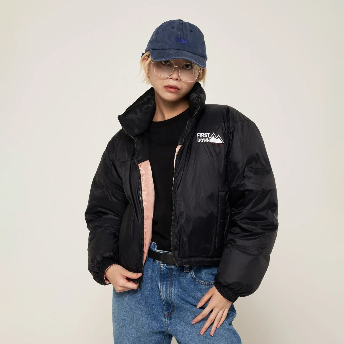 FIRST DOWN SHORT BUBBLE DOWN JKT ファーストダウン ショート バブルダウンジャケット F942006【レディース ショートダウン リバーシブル サテン 保温性 軽量 25FW】